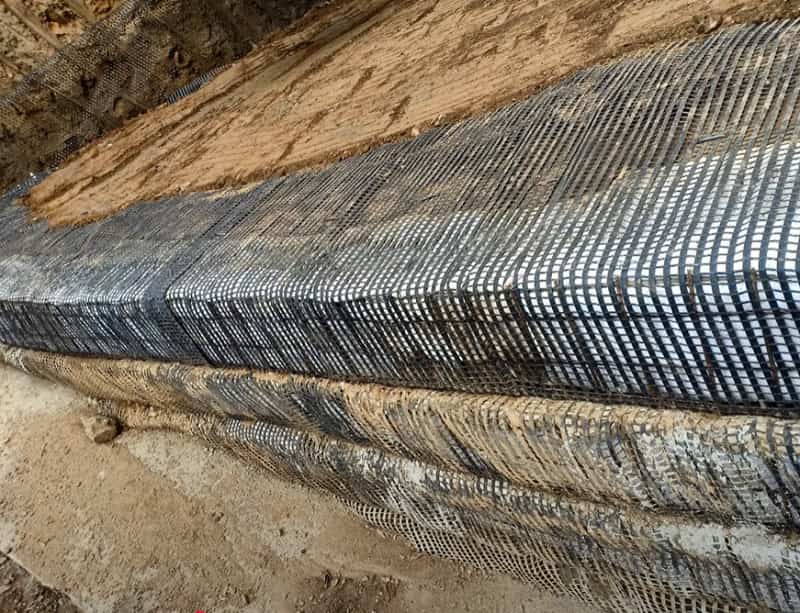 Lưới địa kỹ thuật 200/30KN tăng độ bền cho tường chắn