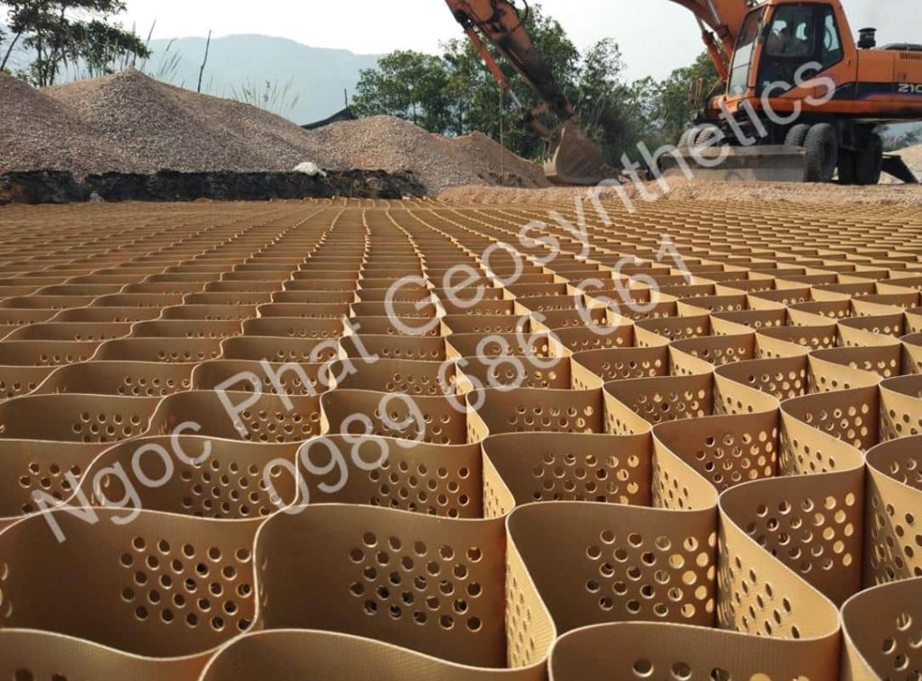 Neoweb 445-200 gia cố móng nền đường, tường chắn và mái dốc ổn định tốt