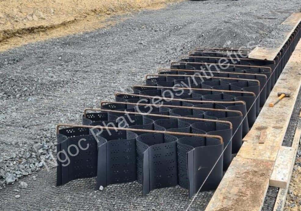 Ô địa neoweb 660-200 gia cố nền móng đường đất yếu