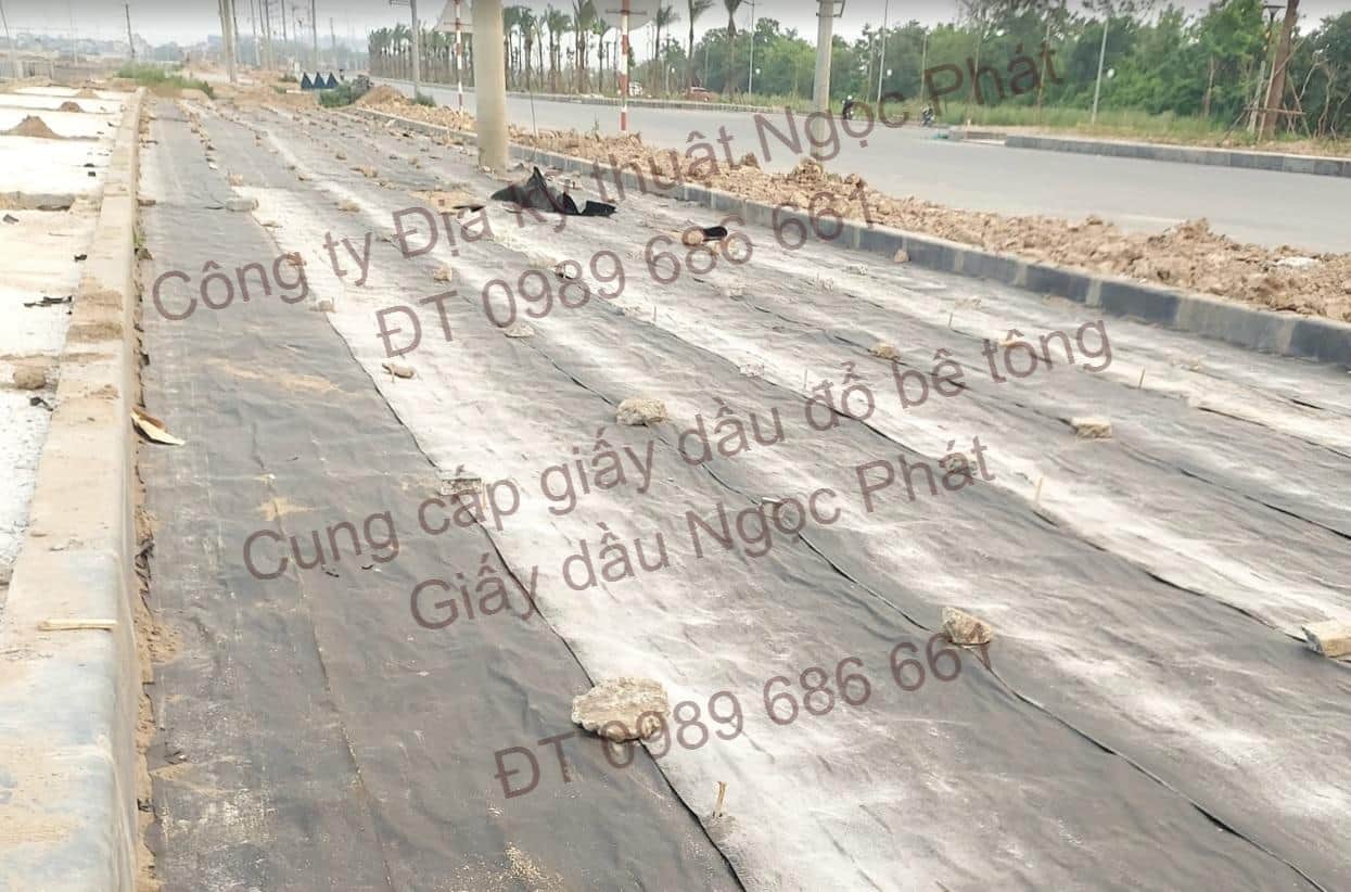 Giấy dầu tốt do chi phí rẻ và dễ thi công