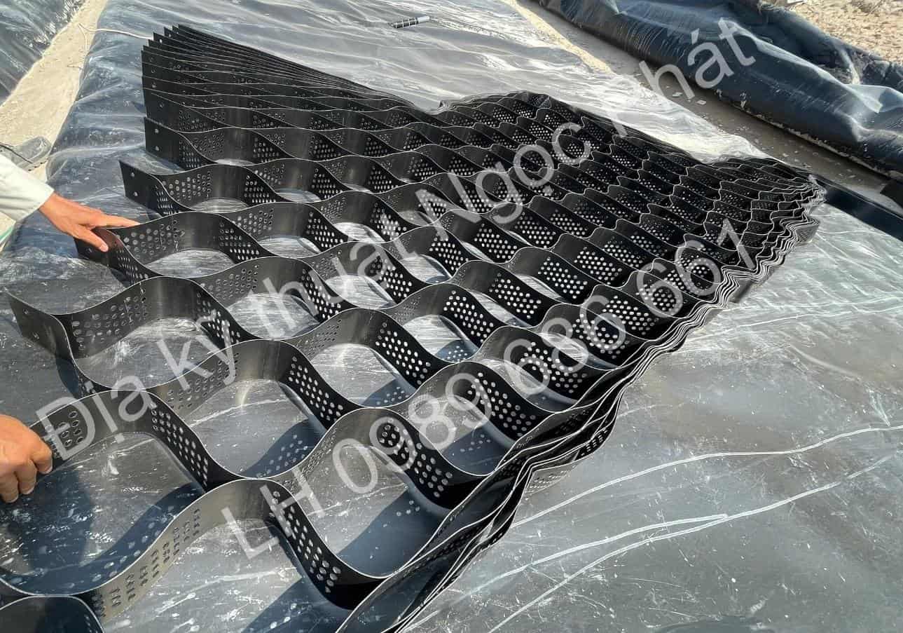 Neoweb 712-100 ô ngăn hình mạng kích thước 520x480mm